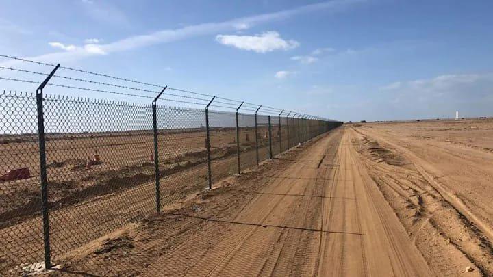 شبوك وسياجات